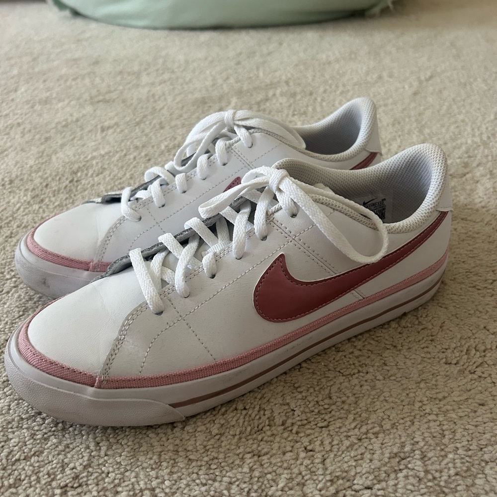 Nike Blazer Low Sneakers